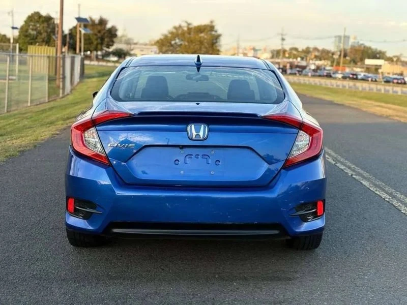 2017 Honda Civic 10th Gen - Image 6 of 12