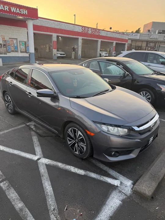 2017 Honda Civic 10th Gen - Image 3 of 6