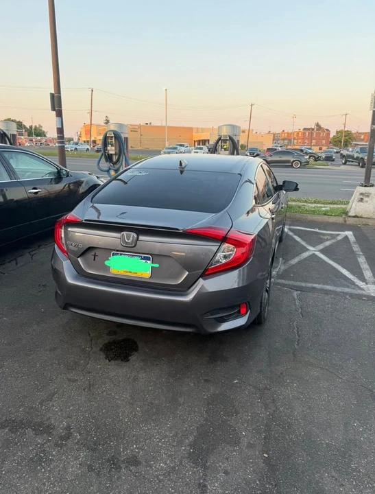 2017 Honda Civic 10th Gen - Image 5 of 6