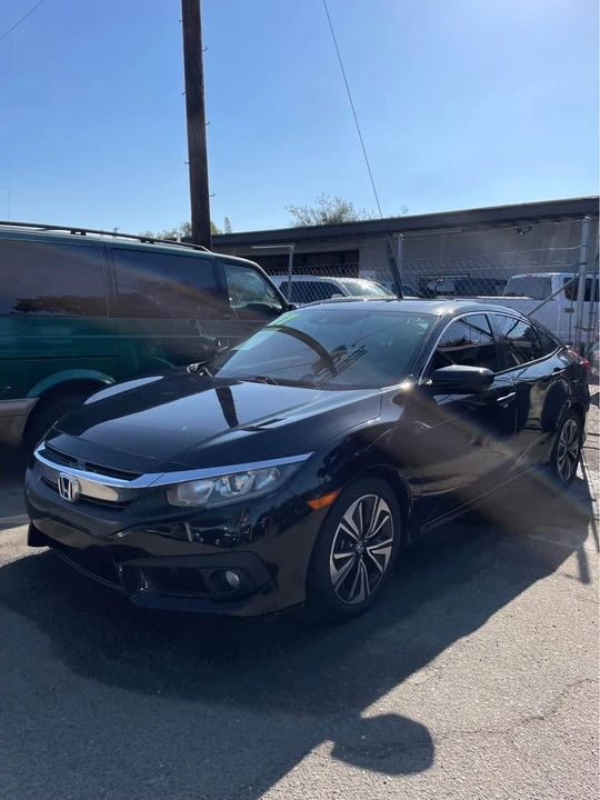 2017 Honda Civic 10th Gen - Image 3 of 3