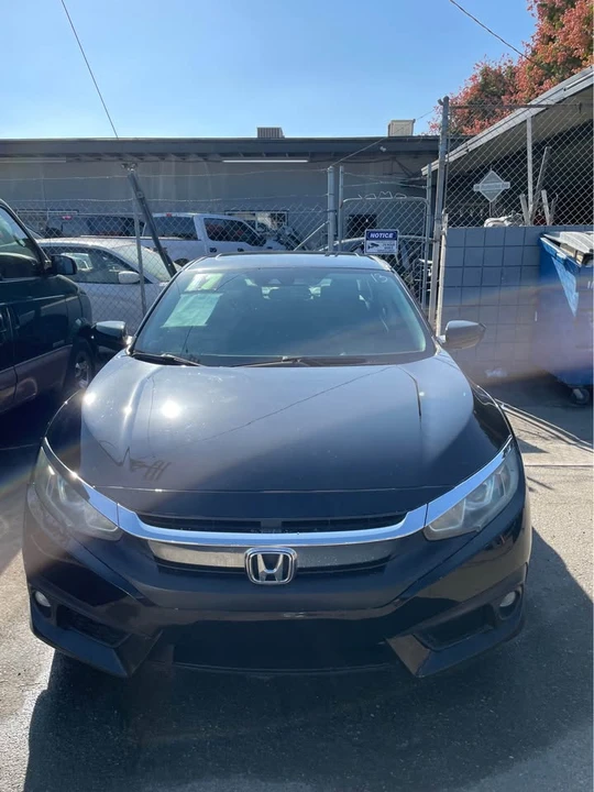 2017 Honda Civic 10th Gen - Image 2 of 3