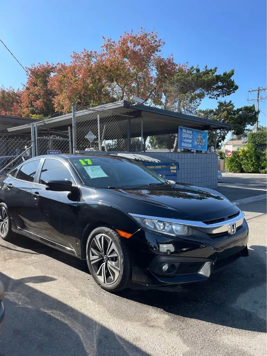2017 Honda Civic 10th Gen - Image 2 of 3