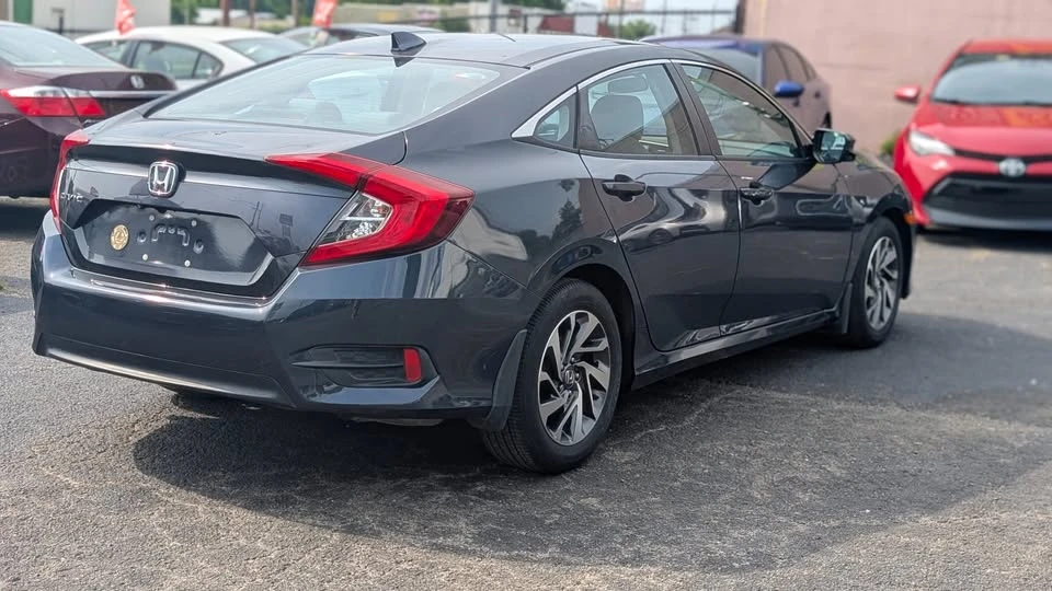 2017 Honda Civic 10th Gen - Image 6 of 15