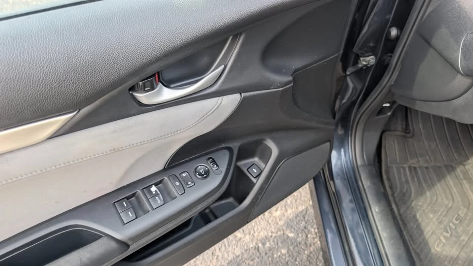2017 Honda Civic 10th Gen - Image 9 of 15