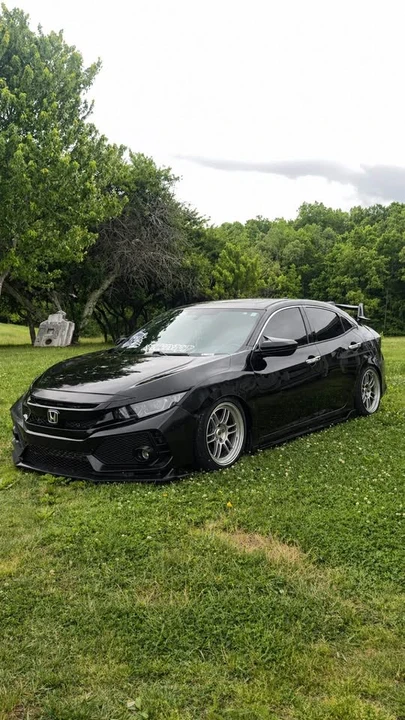 2017 Honda Civic 10th Gen - Image 3 of 4