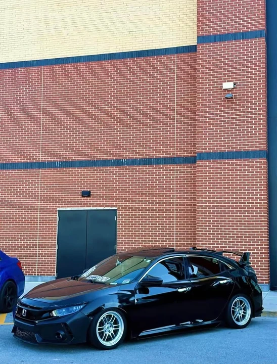 2017 Honda Civic 10th Gen - Image 4 of 4