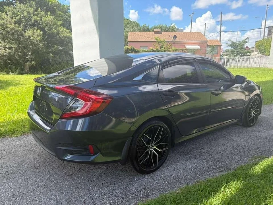 2017 Honda Civic 10th Gen - Image 3 of 7