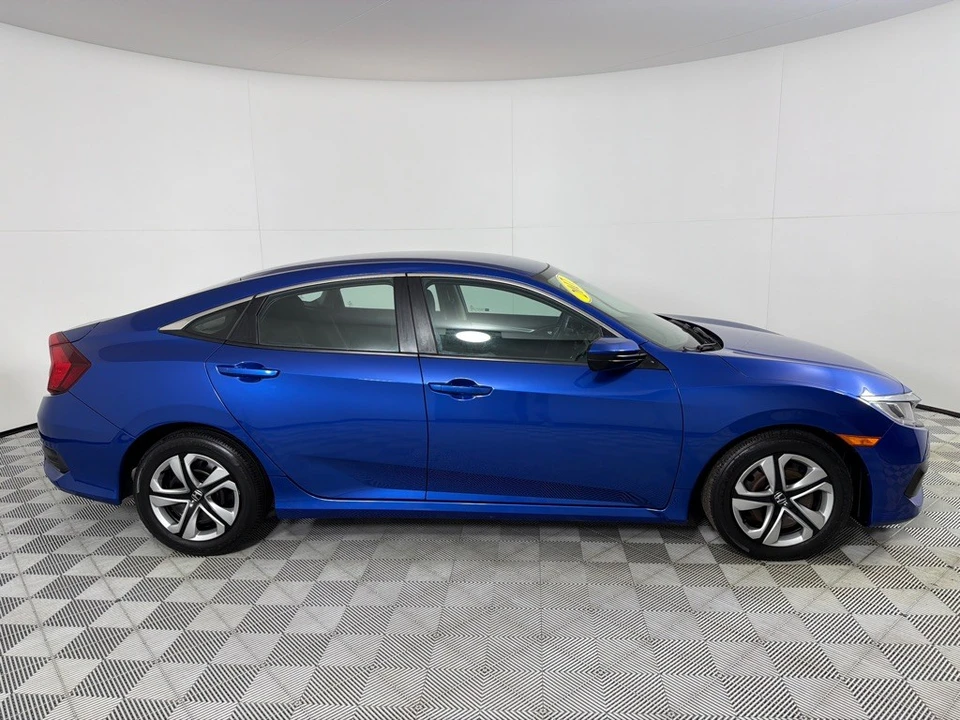 2017 Honda Civic 10th Gen - Image 4 of 12