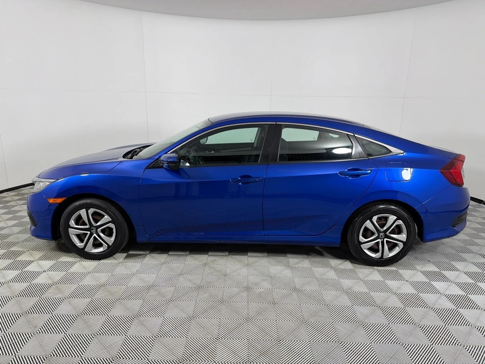 2017 Honda Civic 10th Gen - Image 7 of 12