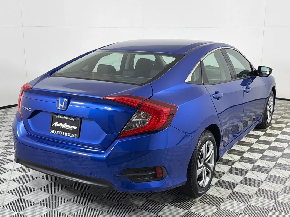 2017 Honda Civic 10th Gen - Image 5 of 12