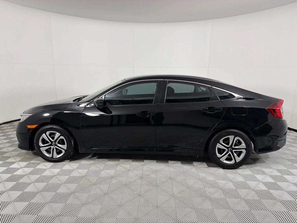 2017 Honda Civic 10th Gen - Image 6 of 12