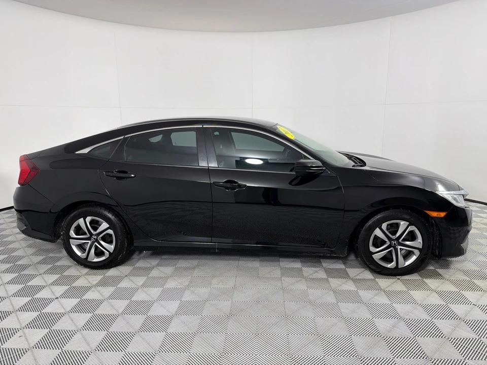 2017 Honda Civic 10th Gen - Image 4 of 12