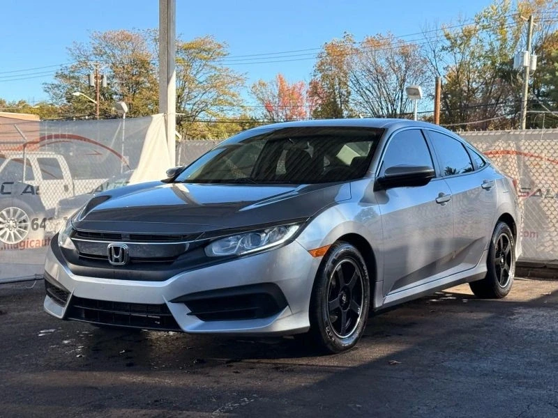 2017 Honda Civic 10th Gen - Image 3 of 12
