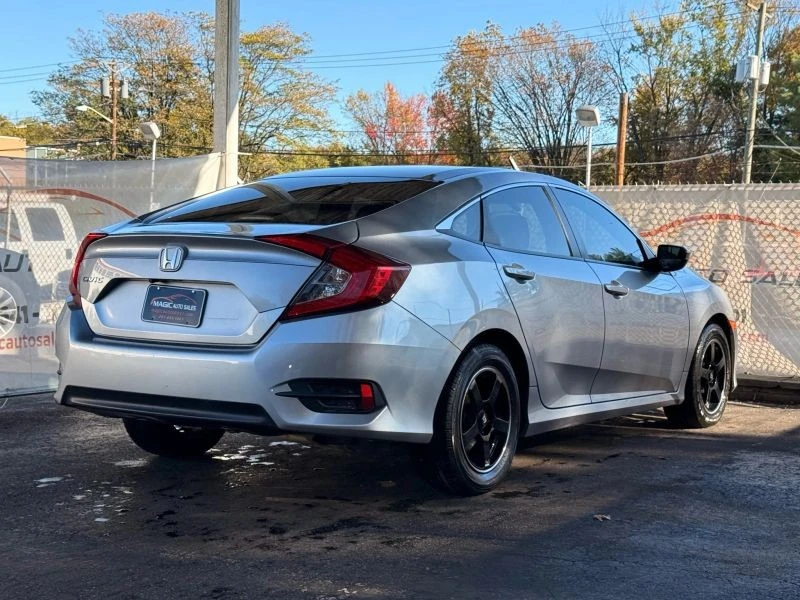 2017 Honda Civic 10th Gen - Image 9 of 12