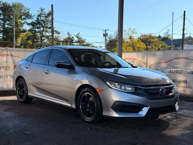 2017 Honda Civic 10th Gen - Image 6 of 12