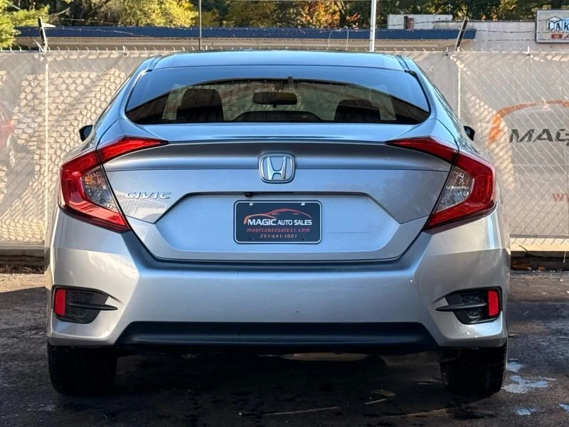 2017 Honda Civic 10th Gen - Image 10 of 12
