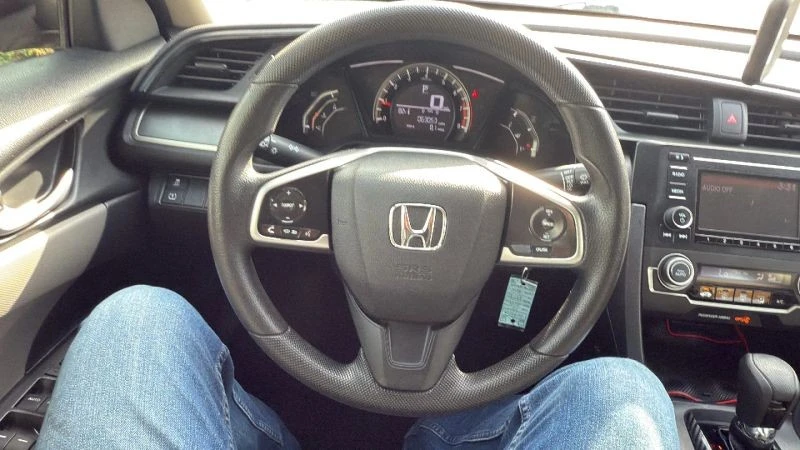 2017 Honda Civic 10th Gen - Image 10 of 12