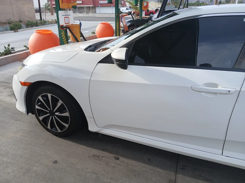 2017 Honda Civic 10th Gen - Image 9 of 20
