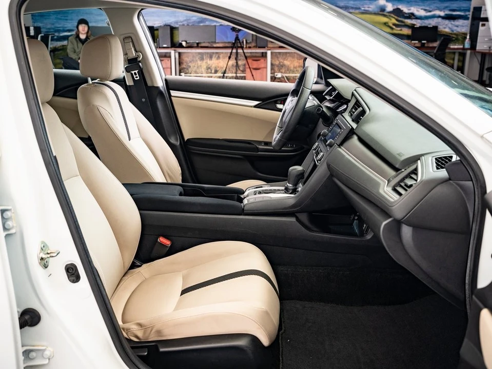 2017 Honda Civic 10th Gen - Image 19 of 21