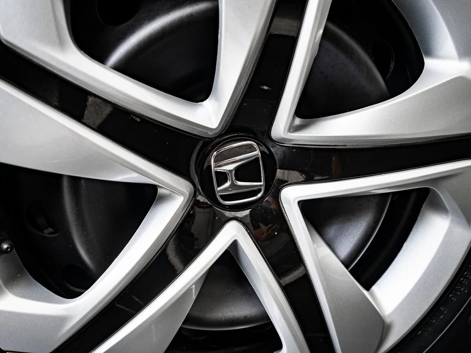 2017 Honda Civic 10th Gen - Image 8 of 21