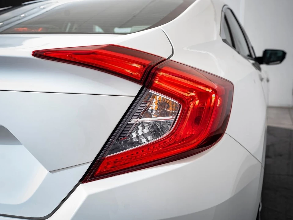 2017 Honda Civic 10th Gen - Image 9 of 21