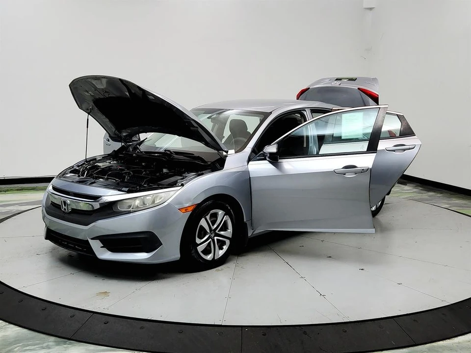 2017 Honda Civic 10th Gen - Image 9 of 31