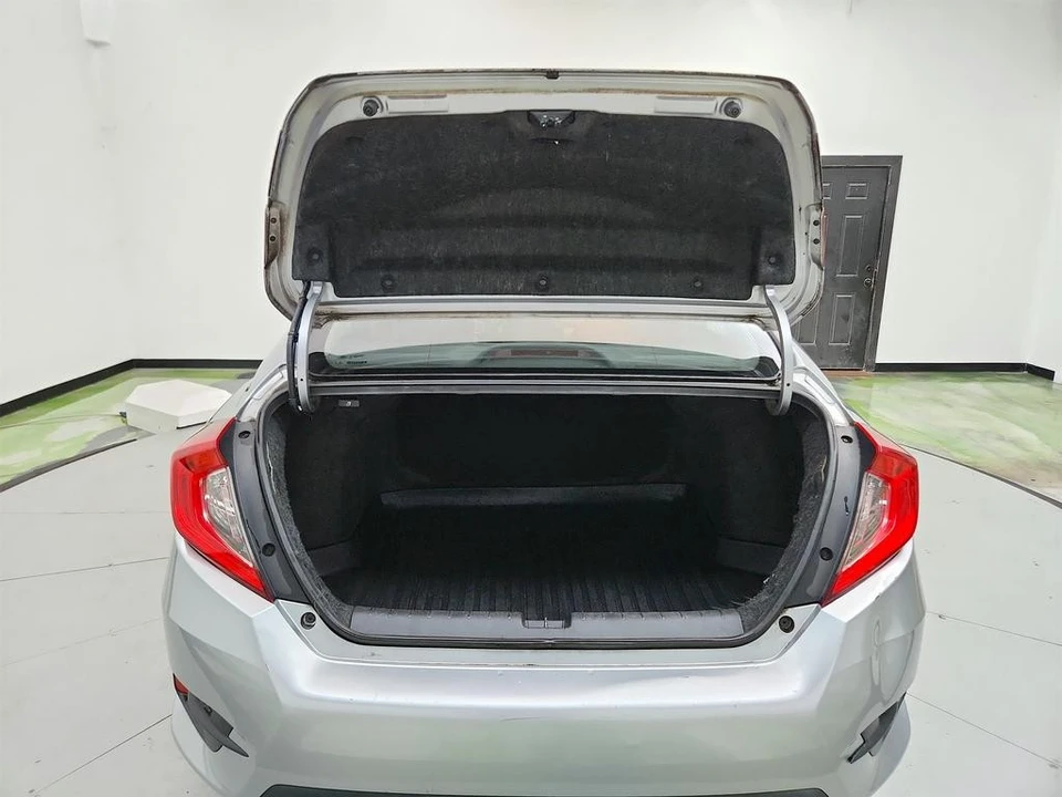 2017 Honda Civic 10th Gen - Image 29 of 31