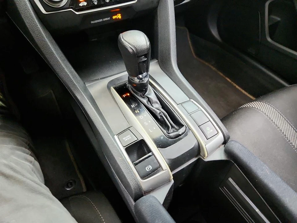 2017 Honda Civic 10th Gen - Image 17 of 31