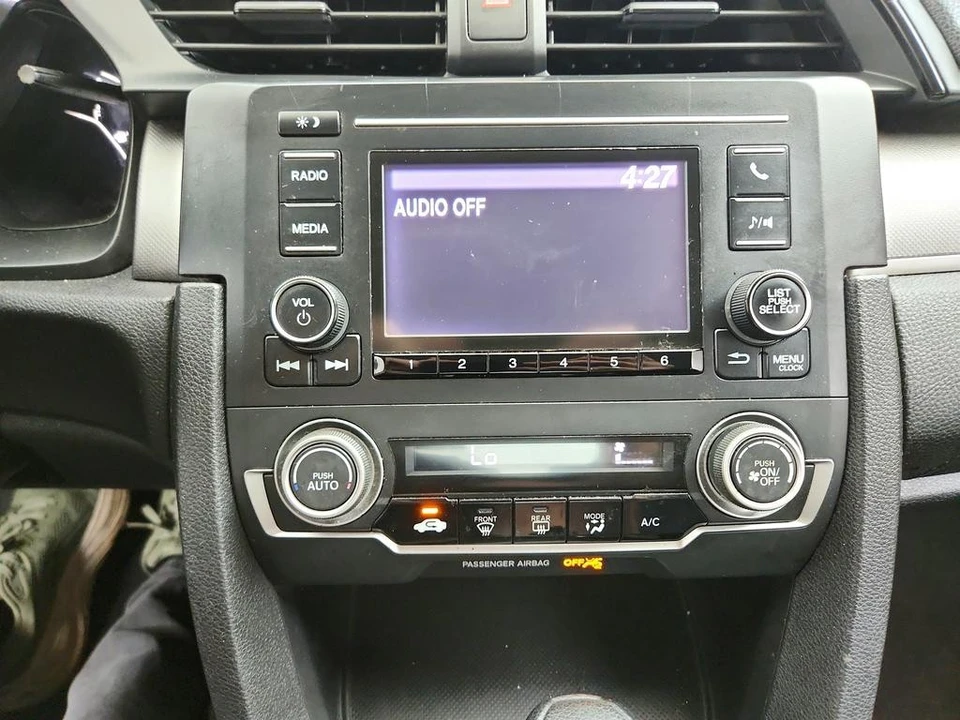 2017 Honda Civic 10th Gen - Image 19 of 31
