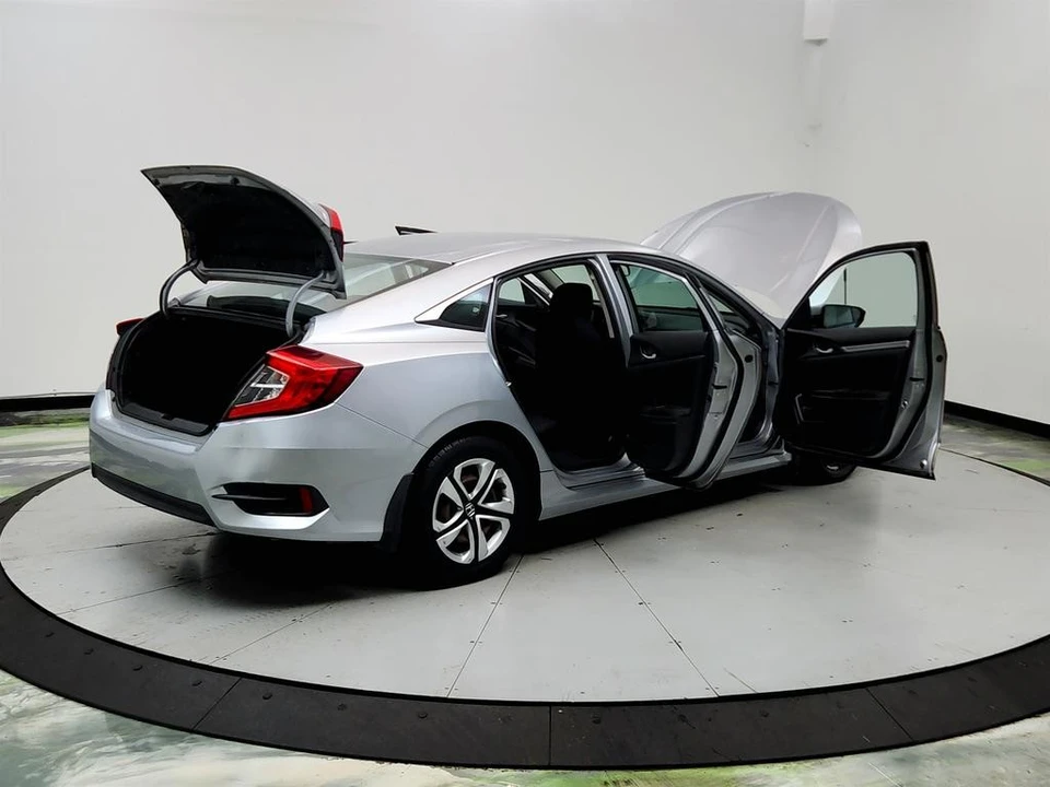 2017 Honda Civic 10th Gen - Image 11 of 31