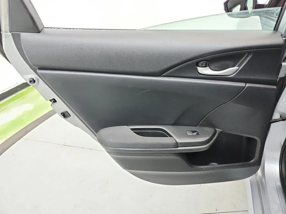 2017 Honda Civic 10th Gen - Image 23 of 31