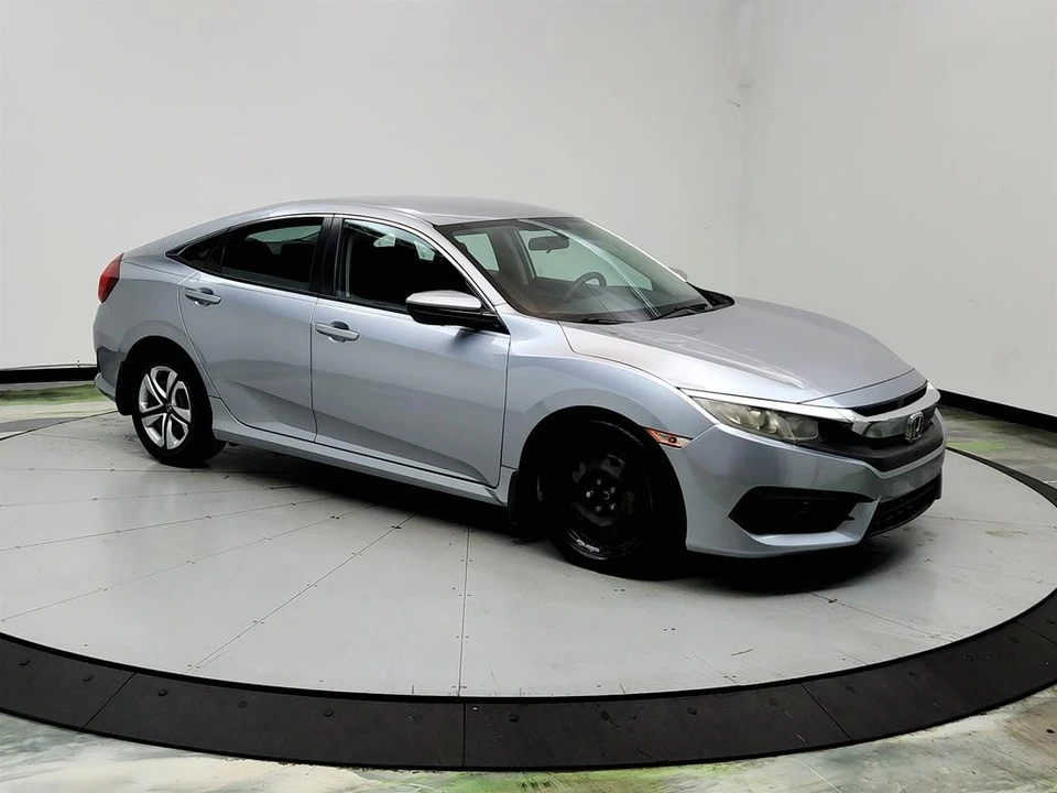 2017 Honda Civic 10th Gen - Image 3 of 31