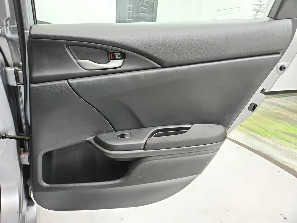 2017 Honda Civic 10th Gen - Image 28 of 31