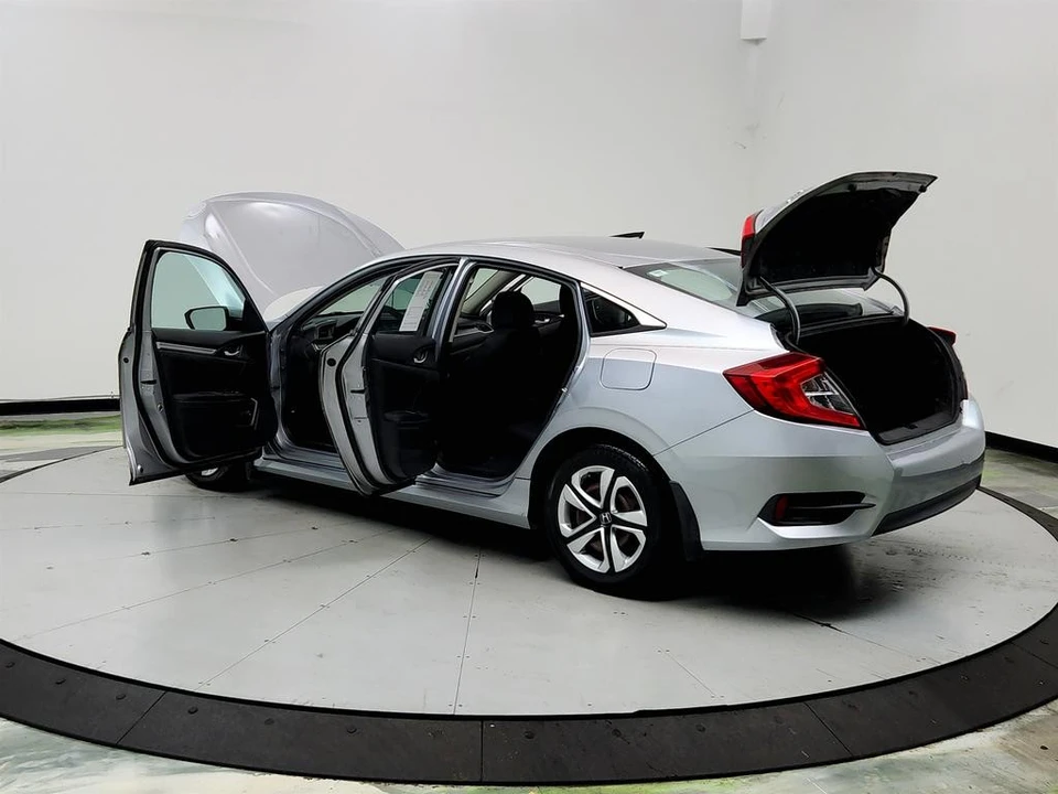 2017 Honda Civic 10th Gen - Image 12 of 31