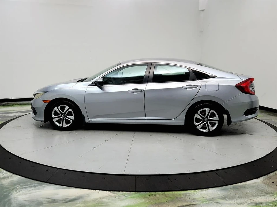 2017 Honda Civic 10th Gen - Image 8 of 31