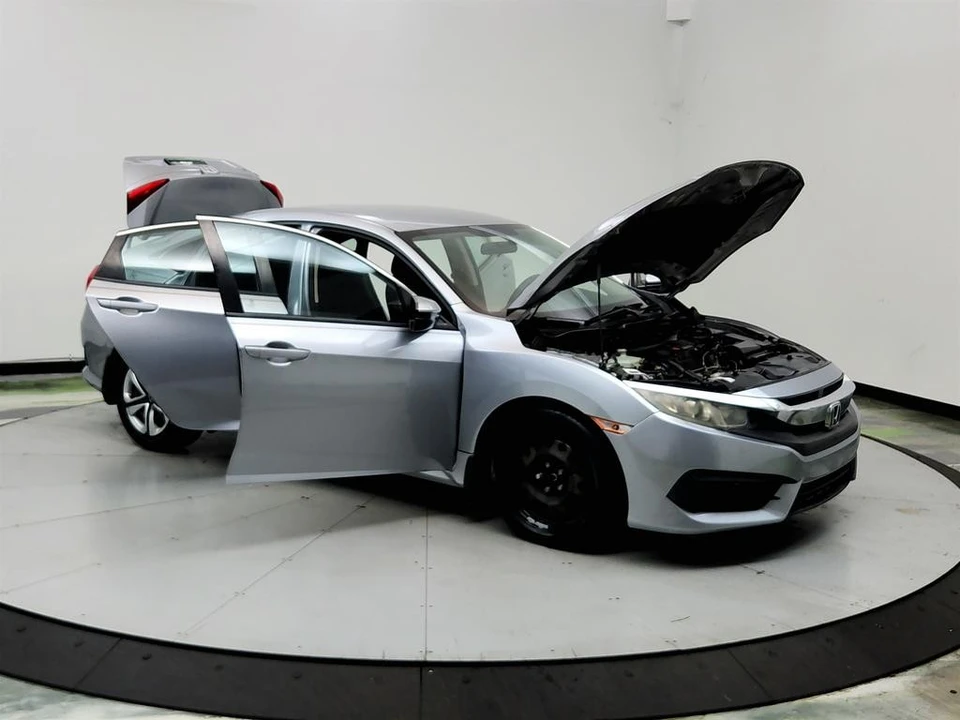 2017 Honda Civic 10th Gen - Image 10 of 31