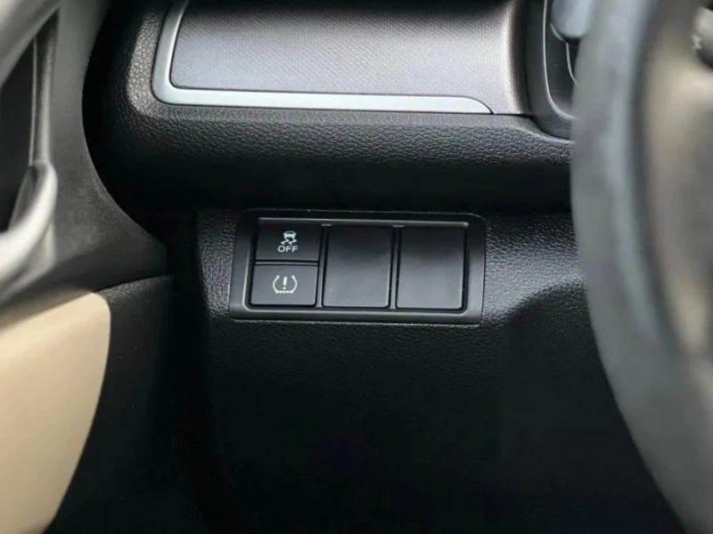 2017 Honda Civic 10th Gen - Image 11 of 12