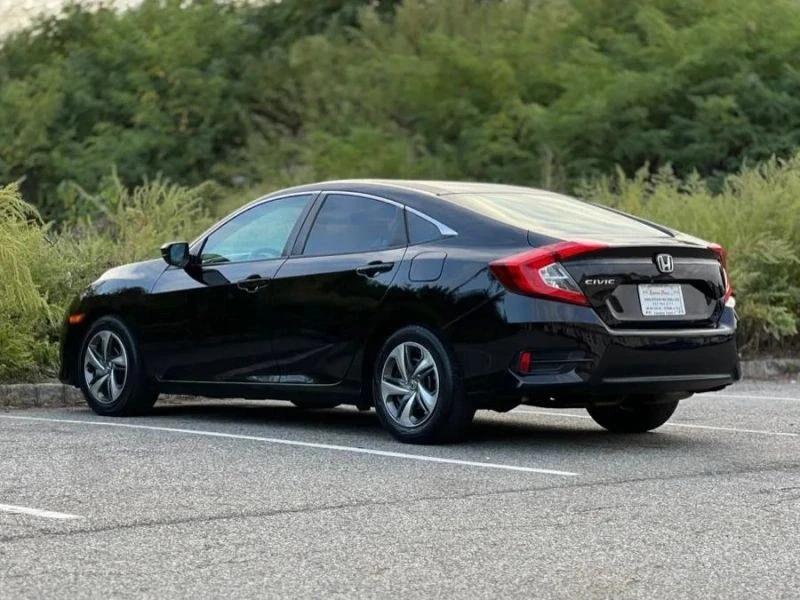 2017 Honda Civic 10th Gen - Image 6 of 12