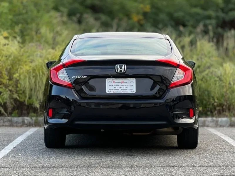 2017 Honda Civic 10th Gen - Image 7 of 12