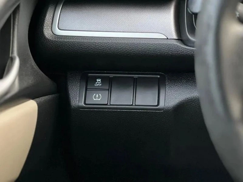 2017 Honda Civic 10th Gen - Image 11 of 12