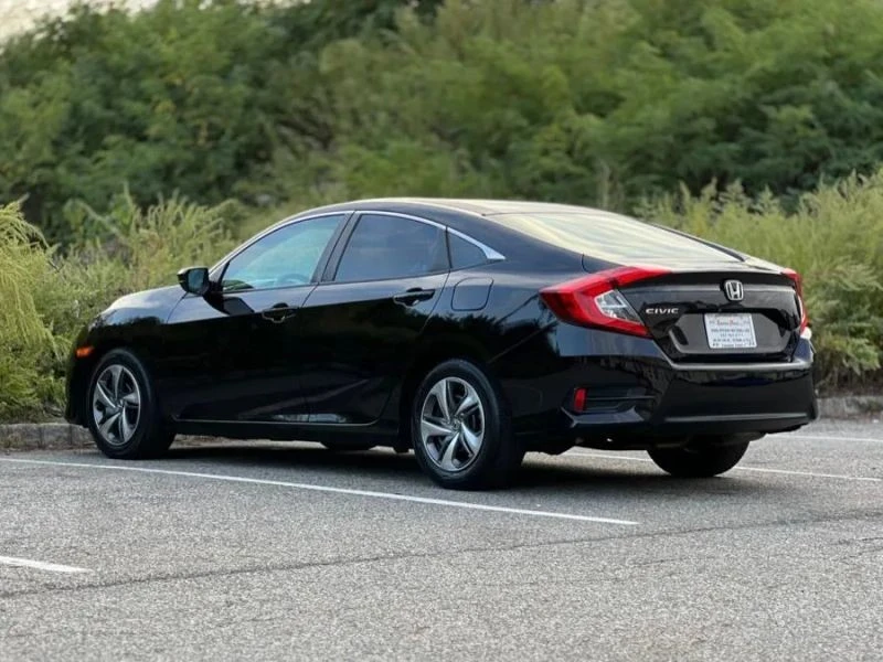 2017 Honda Civic 10th Gen - Image 6 of 12