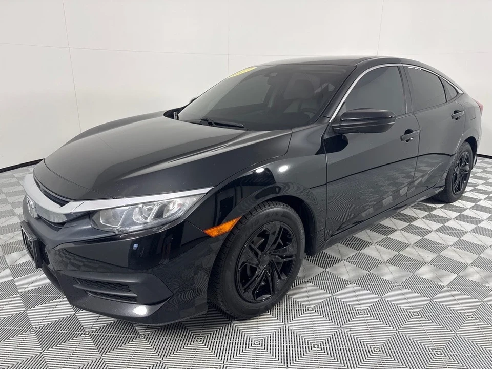 2017 Honda Civic 10th Gen - Image 10 of 12