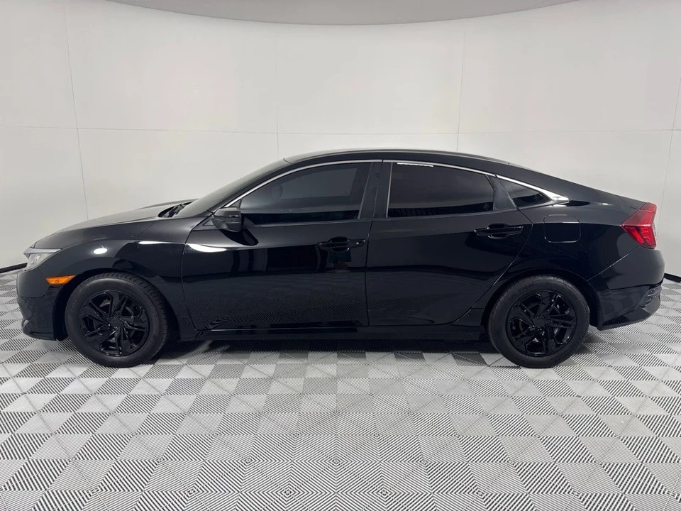 2017 Honda Civic 10th Gen - Image 9 of 12