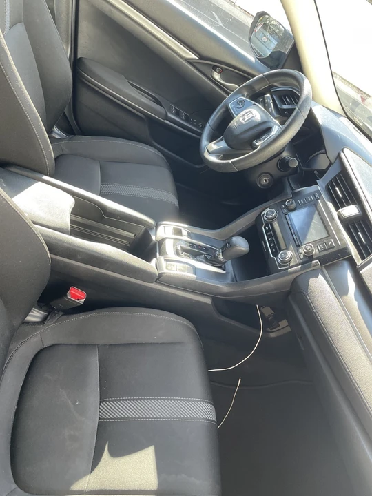 2017 Honda Civic 10th Gen - Image 9 of 13