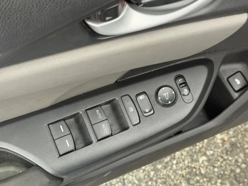2017 Honda Civic 10th Gen - Image 10 of 12