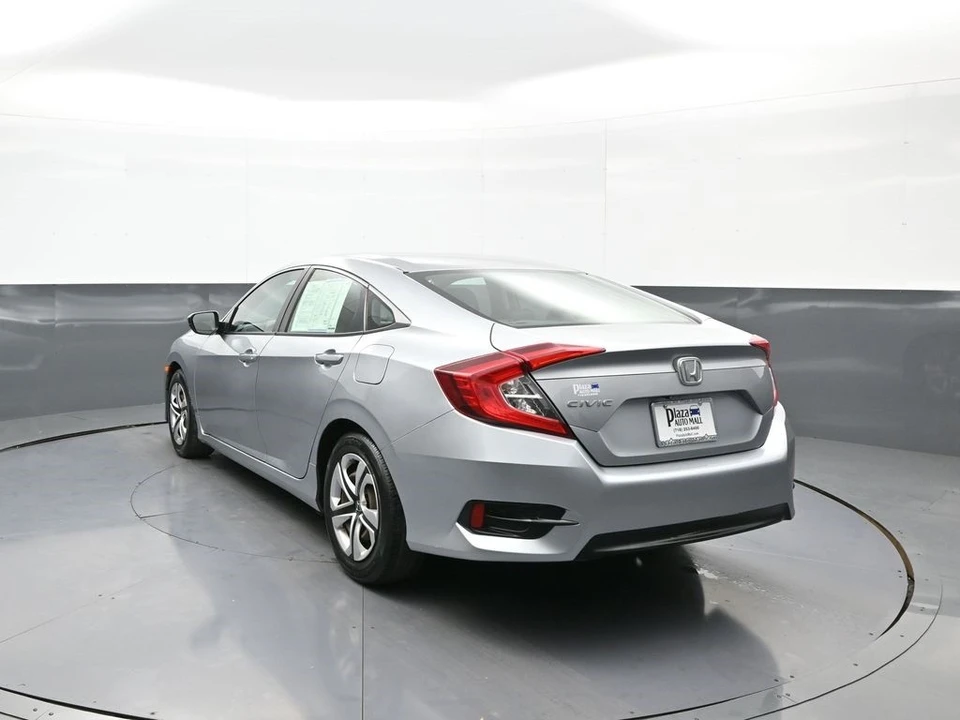 2017 Honda Civic 10th Gen - Image 8 of 12