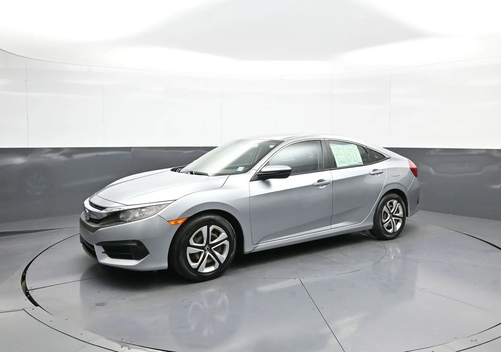 2017 Honda Civic 10th Gen - Image 10 of 12