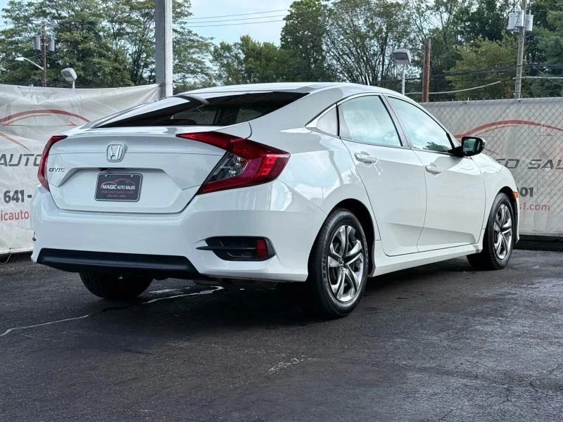 2017 Honda Civic 10th Gen - Image 9 of 12