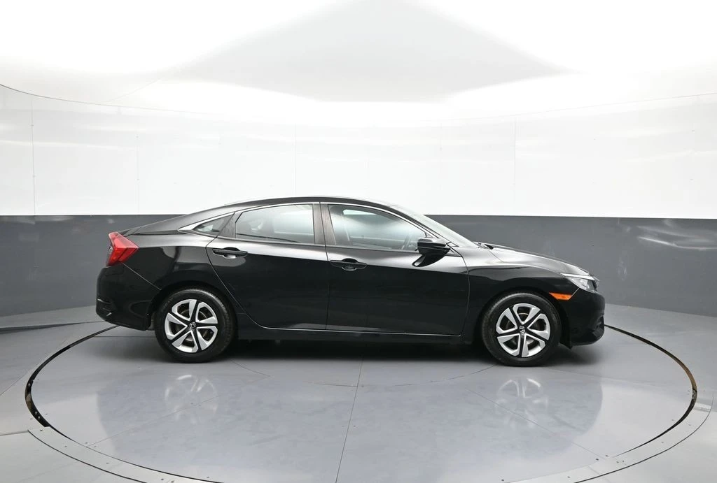 2017 Honda Civic 10th Gen - Image 5 of 31