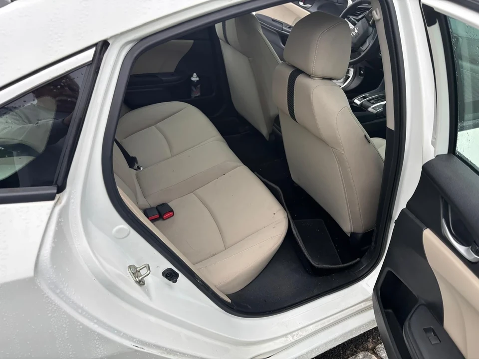 2017 Honda Civic 10th Gen - Image 8 of 12